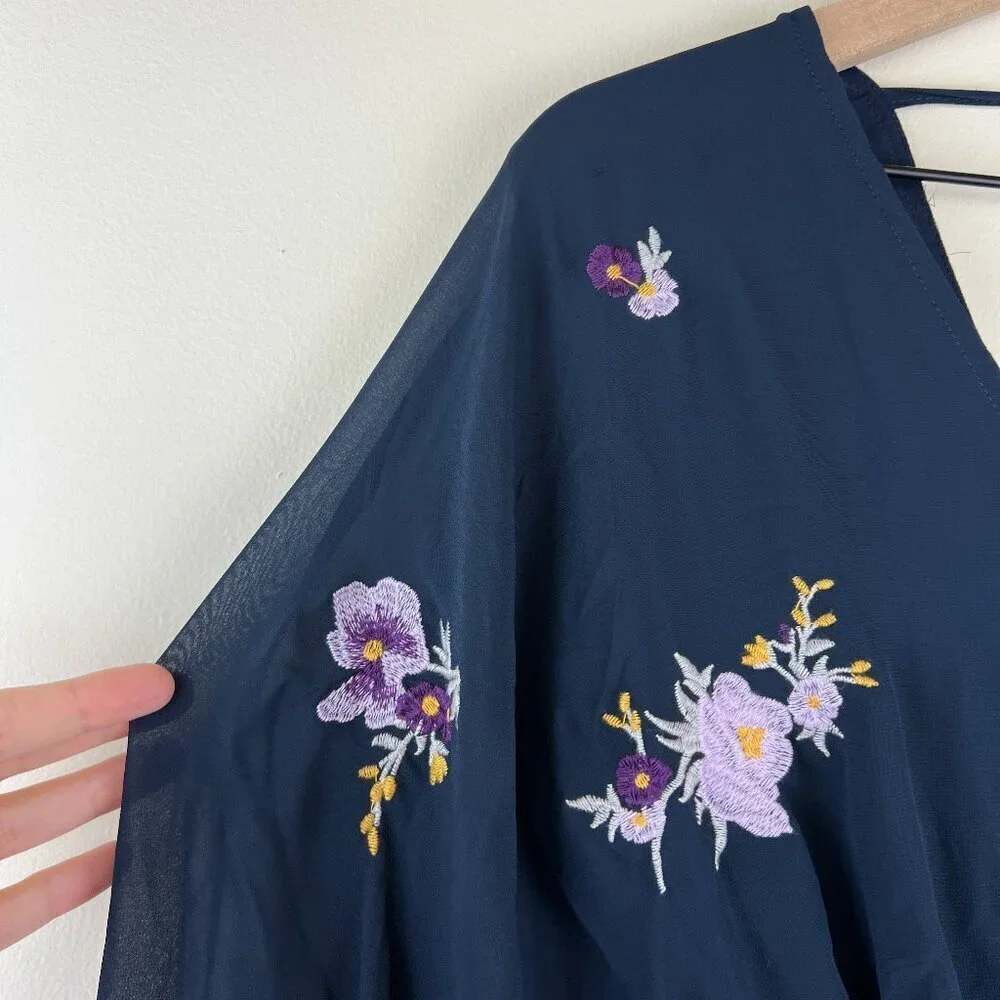 NWT Jacquie The Label Navy Floral Embroidered Cropped Blouse - Picture 2 of 6
